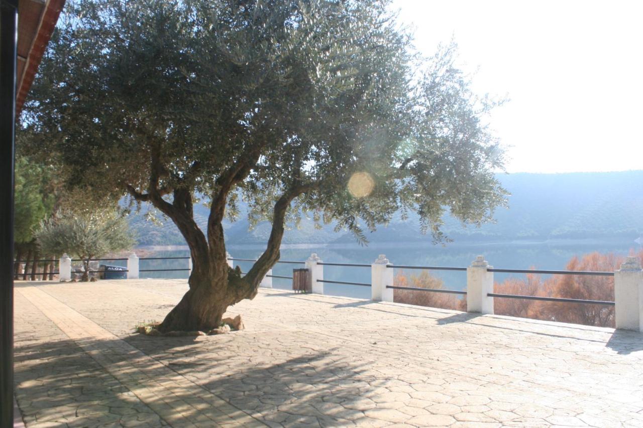 Centro De Ocio Alua Casa Rural Iznajar Lago De Andalucia Exterior photo